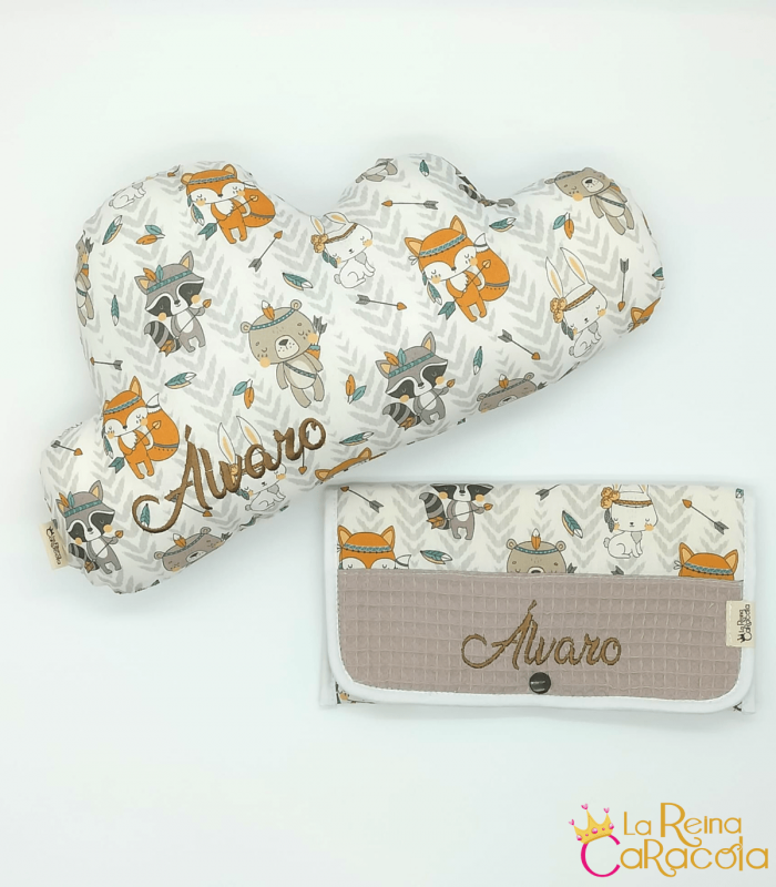 portadocumentos y cojín forma nube