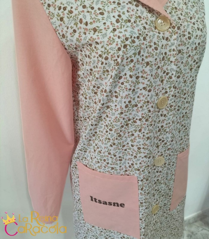 bata-maestra-la-reina-caracola-flores
